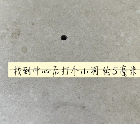 金门瓷砖空鼓维修公司专业解答在瓷砖铺贴过程中，如果砂料搅拌不均匀，将会带来以下问题
